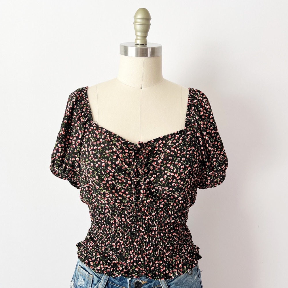 Sienna Sky Floral Smocked Waist Blouse Black Pink Sweetheart Puff Sleeve S